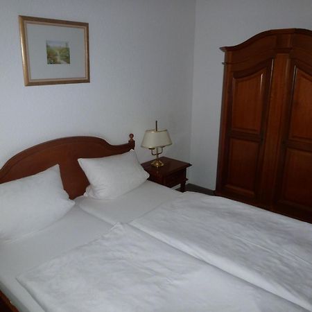 Hotel Alt-Karow Берлин Екстериор снимка