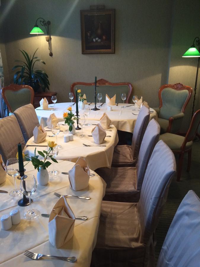 Hotel Alt-Karow Берлин Екстериор снимка