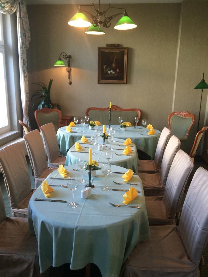 Hotel Alt-Karow Берлин Екстериор снимка